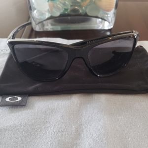 Oakley sunglasses- REVERIE- polarized-womens